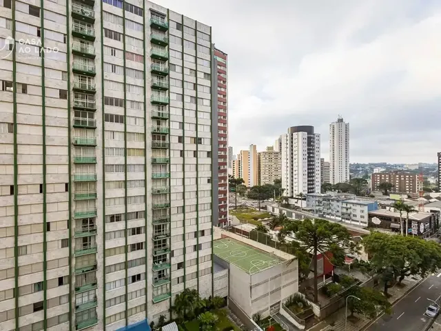 Apartamento 3 quartos e 2 banheiros, à venda, no bairro Centro em Curitiba