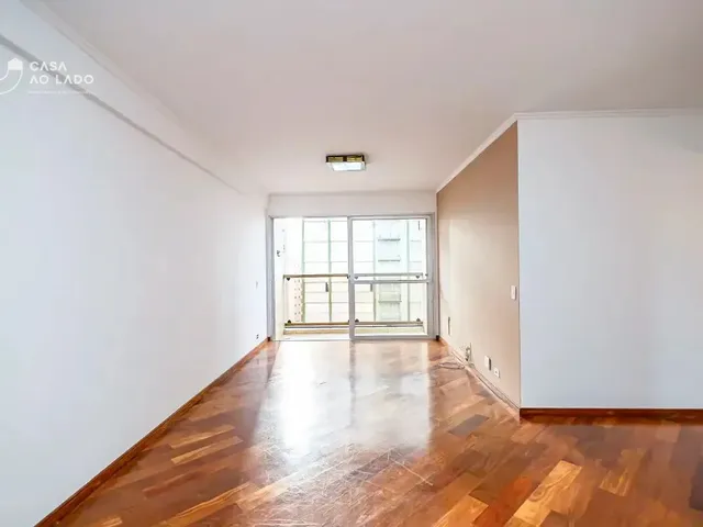 Apartamento 3 quartos e 2 banheiros, para alugar, no bairro Centro em Curitiba