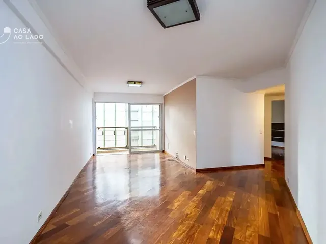 Apartamento 3 quartos e 2 banheiros, para alugar, no bairro Centro em Curitiba
