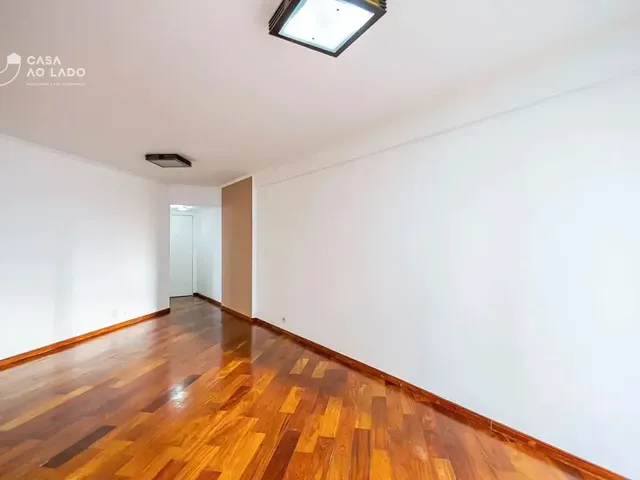 Apartamento 3 quartos e 2 banheiros, para alugar, no bairro Centro em Curitiba