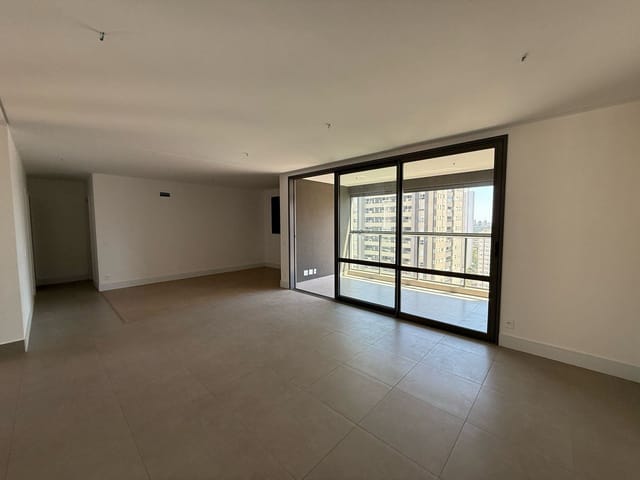 Apartamento com 205m² 2 quartos e 3 banheiros, à venda, no bairro Gleba Palhano em Londrina