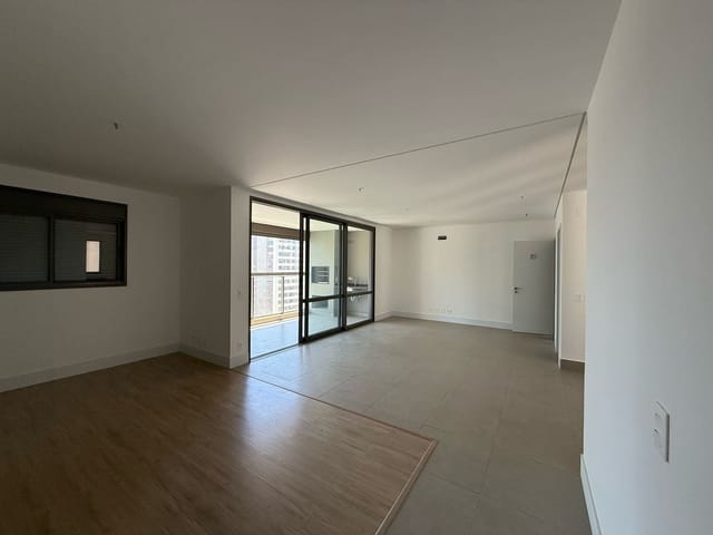 Apartamento com 205m² 2 quartos e 3 banheiros, à venda, no bairro Gleba Palhano em Londrina