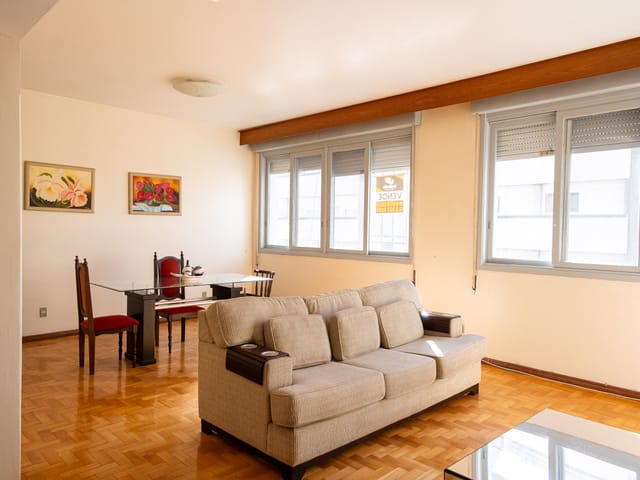 Apartamento com 162m² 3 quartos e 3 banheiros, à venda ou para alugar, no bairro Centro em Pelotas