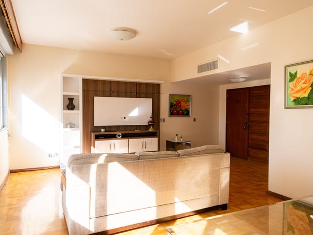 Apartamento com 162m² 3 quartos e 3 banheiros, à venda ou para alugar, no bairro Centro em Pelotas