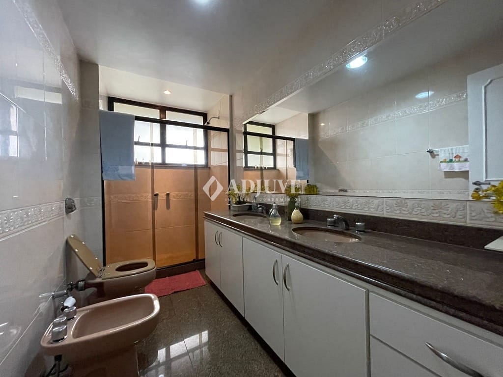 Apartamento à venda com 4 quartos, 262m² - Foto 10