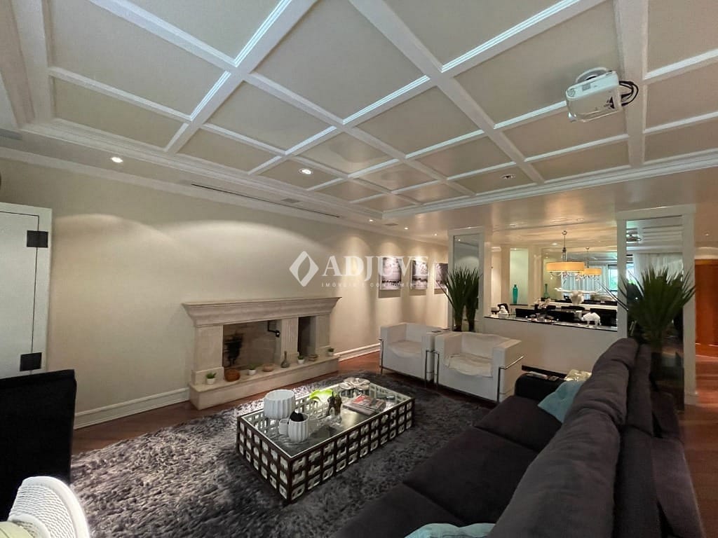 Apartamento à venda com 4 quartos, 262m² - Foto 4