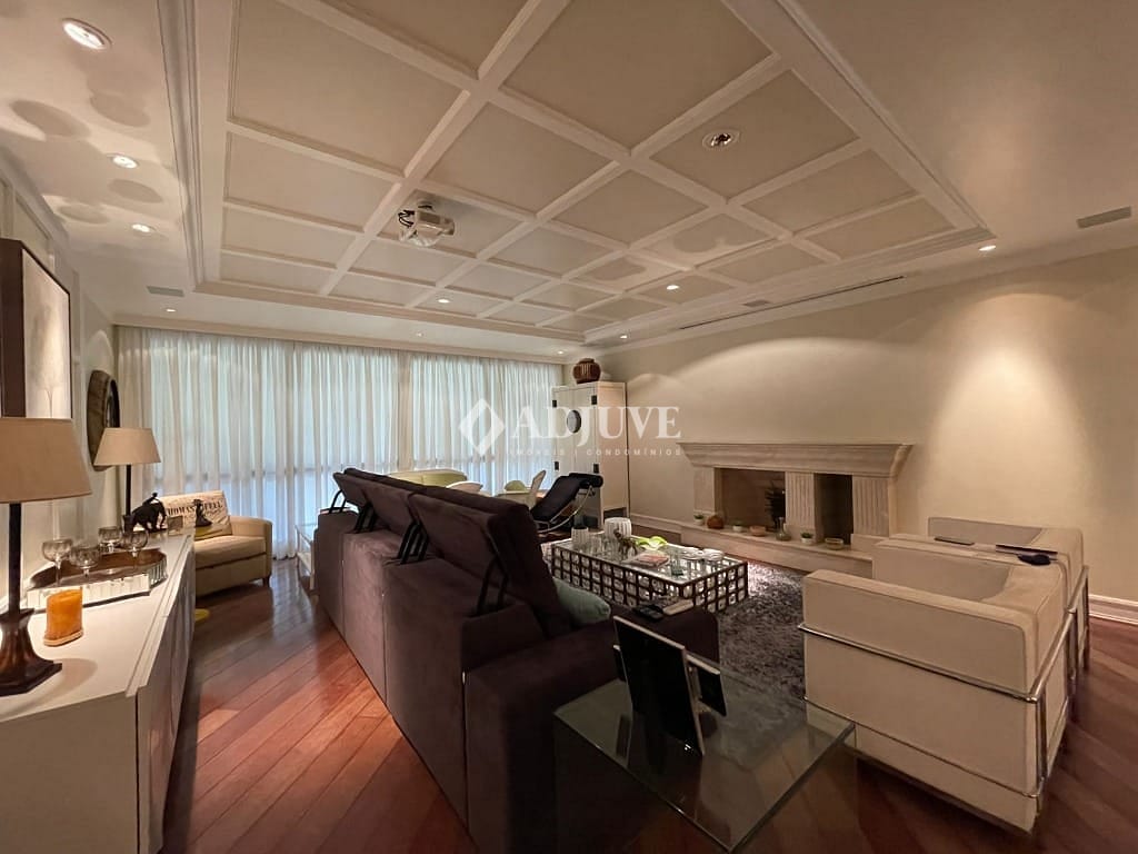 Apartamento à venda com 4 quartos, 262m² - Foto 2