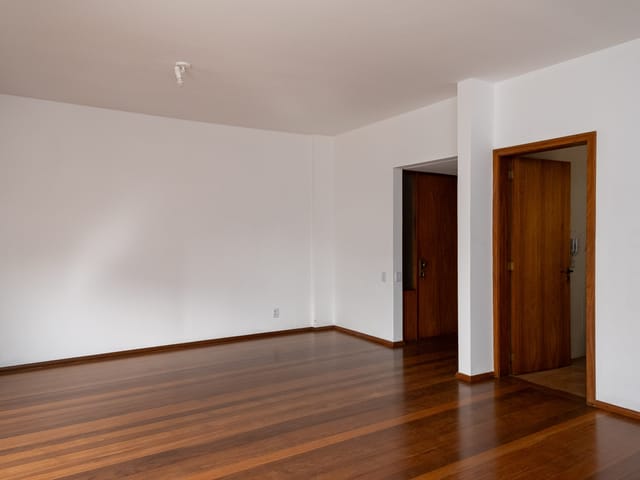 Apartamento com 185m² 3 quartos e 2 banheiros, à venda, no bairro Centro em Pelotas