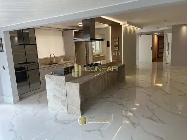 Apartamento com 260m² 2 quartos e 2 banheiros, à venda, no bairro Meia Praia em Itapema