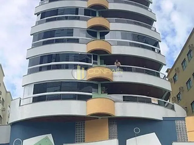 Apartamento com 260m² 2 quartos e 2 banheiros, à venda, no bairro Meia Praia em Itapema