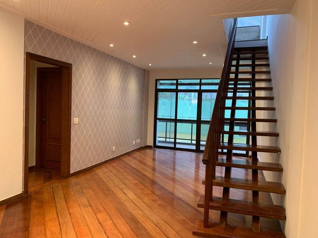 Apartamento 3 quartos e 2 banheiros, à venda ou para alugar, no bairro Centro em Petrópolis