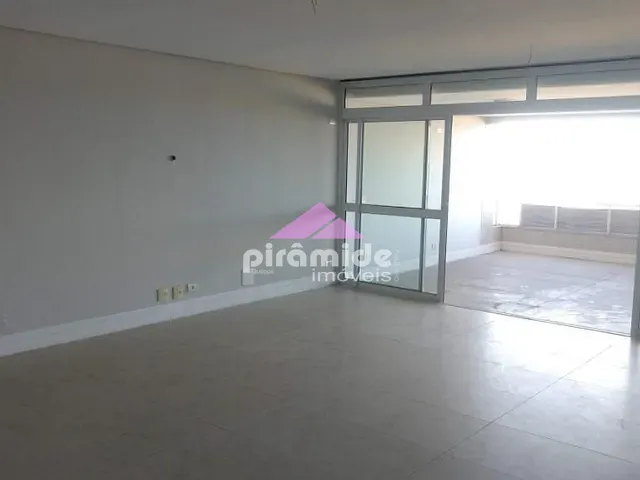 Apartamento com 300m² 4 quartos e 6 banheiros, à venda, no bairro Centro em Caraguatatuba
