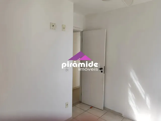 Apartamento com 65m² 2 quartos e 1 banheiro, para alugar, no bairro Monte Castelo em São José Dos Campos