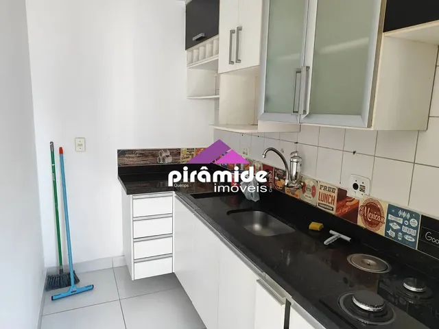 Apartamento com 65m² 2 quartos e 1 banheiro, para alugar, no bairro Monte Castelo em São José Dos Campos