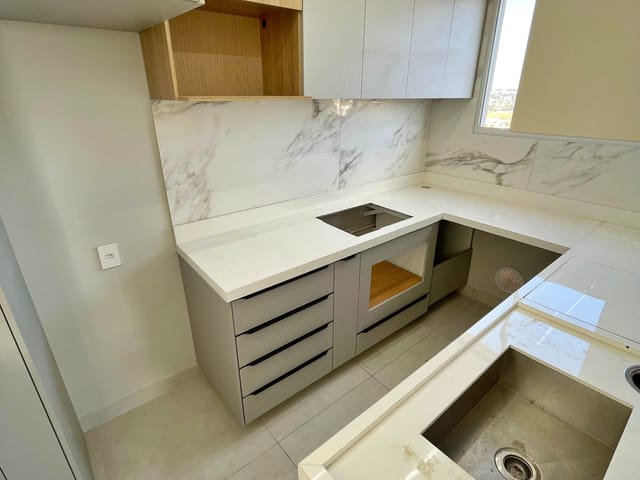 COZINHA C/ ARMÁRIOS PLANEJADOS NOVOS.