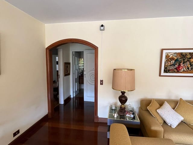 Apartamento 4 quartos e 2 banheiros, à venda, no bairro Centro em Petrópolis