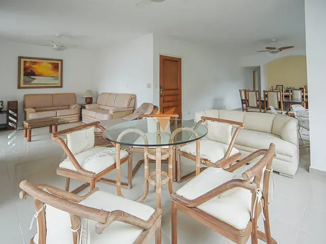 Apartamento 4 quartos e 2 banheiros, à venda, no bairro Pitangueiras em Guarujá