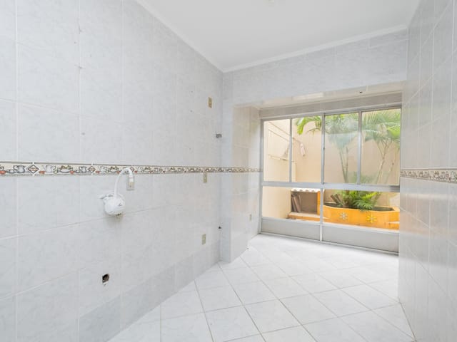Apartamento com 72m² 2 quartos e 1 banheiro, para alugar, no bairro Centro em Pelotas