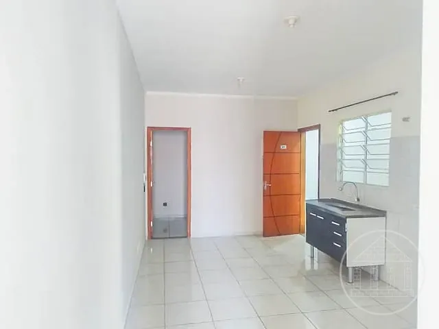 Apartamento 2 quartos e 1 banheiro, para alugar, no bairro Jardim das Imbuias em São Paulo