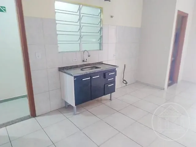 Apartamento 2 quartos e 1 banheiro, para alugar, no bairro Jardim das Imbuias em São Paulo