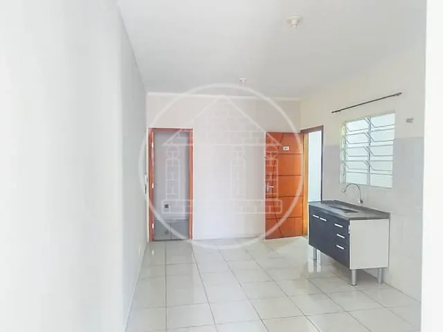 Apartamento 2 quartos e 1 banheiro, para alugar, no bairro Jardim das Imbuias em São Paulo