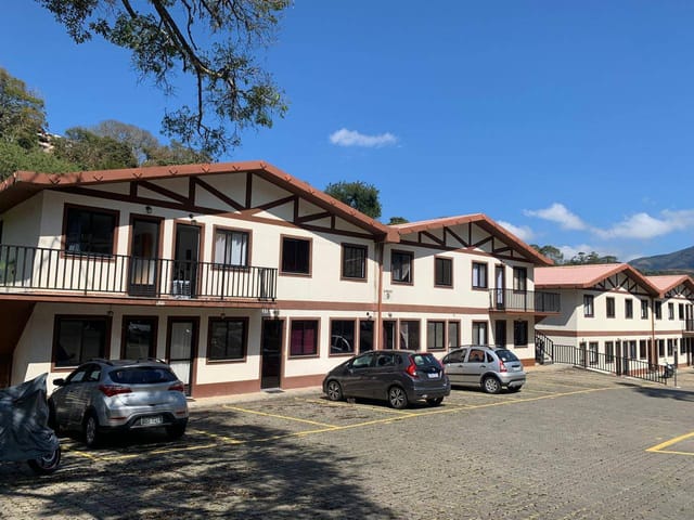 Apartamento 2 quartos e 2 banheiros, à venda, no bairro Samambaia em Petrópolis
