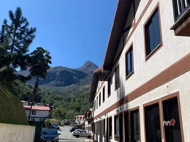 Apartamento 2 quartos e 2 banheiros, à venda, no bairro Samambaia em Petrópolis