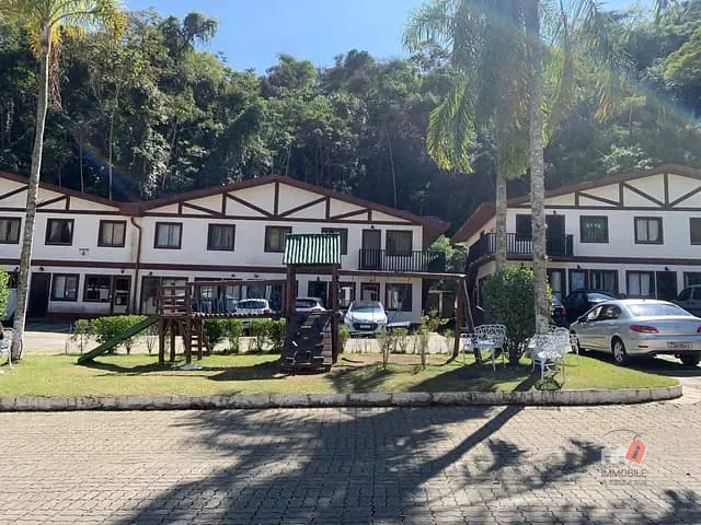 Apartamento 2 quartos e 2 banheiros, à venda, no bairro Samambaia em Petrópolis