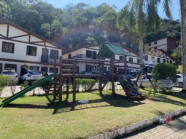 Apartamento 2 quartos e 2 banheiros, à venda, no bairro Samambaia em Petrópolis