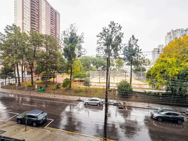 Apartamento 1 quarto e 2 banheiros, à venda, no bairro Centro em Curitiba