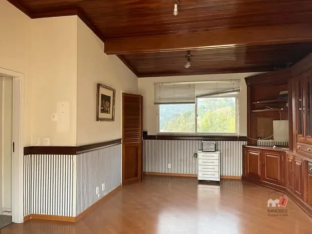 Apartamento 4 quartos e 3 banheiros, à venda, no bairro Centro em Petrópolis