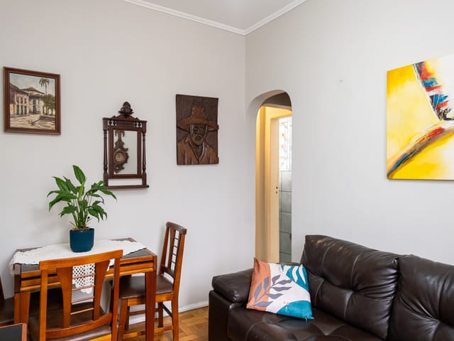 Apartamento com 55m² 2 quartos e 1 banheiro, à venda, no bairro Centro em Pelotas