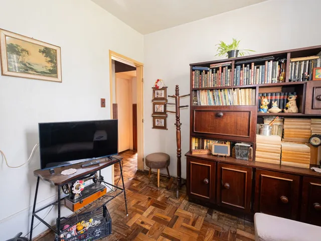 Apartamento com 68m² 3 quartos e 1 banheiro, à venda, no bairro Centro em Pelotas