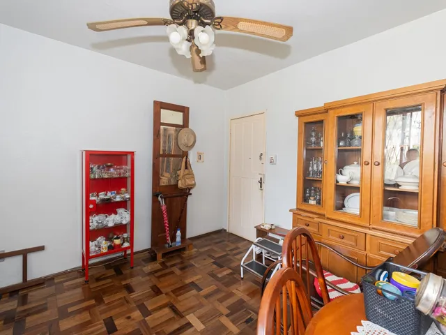 Apartamento com 68m² 3 quartos e 1 banheiro, à venda, no bairro Centro em Pelotas
