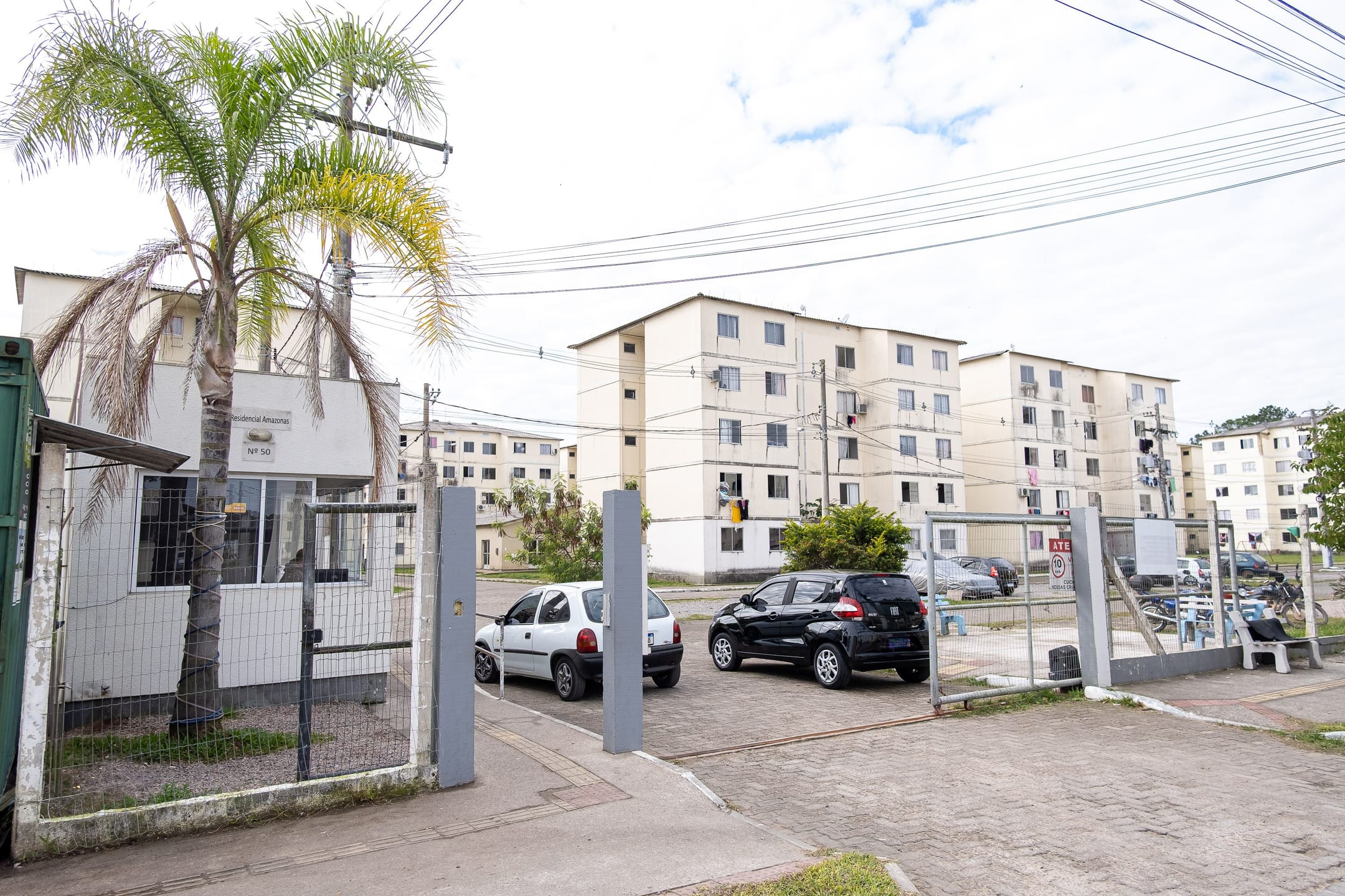 Apartamento de 2 dormitórios disponível para aluguel no Sítio Floresta, em Pelotas RS, com ótima localização e conforto