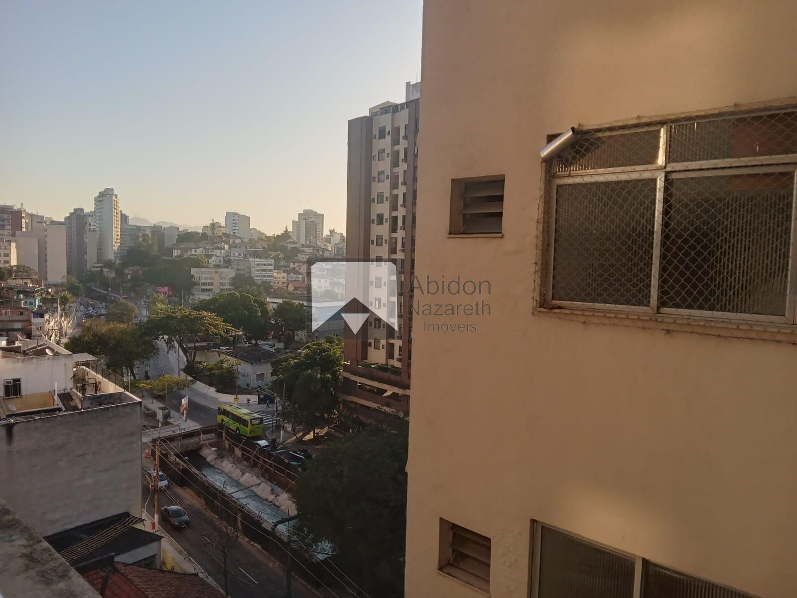 Apartamento à venda com 2 quartos, 70m² - Foto 22