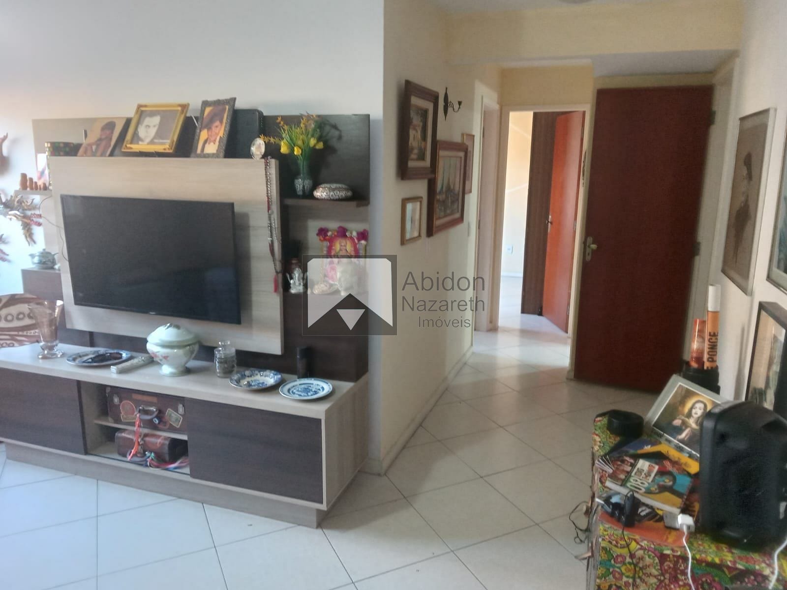 Apartamento à venda com 2 quartos, 70m² - Foto 3
