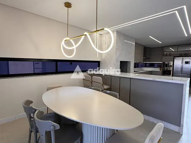 Casa com 330m² 3 quartos e 3 banheiros, à venda, no bairro Jardim Carvalho em Ponta Grossa