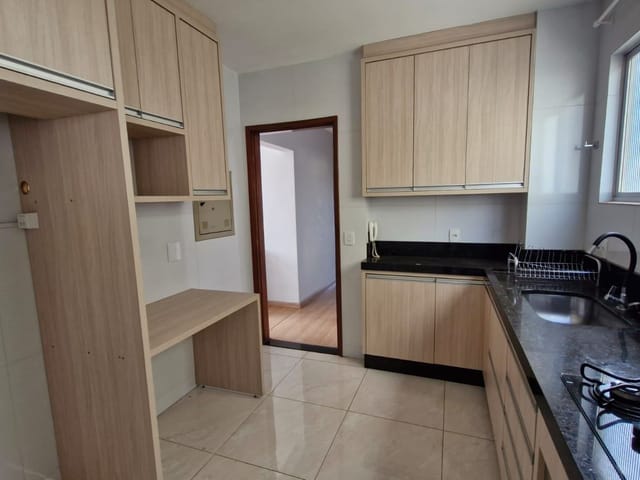 Apartamento 3 quartos e 2 banheiros, para alugar, no bairro Bela Vista em Londrina