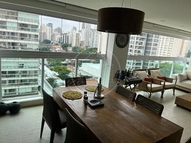Apartamento com 210m² 3 quartos e 4 banheiros, à venda ou para alugar, no bairro Itaim Bibi em São Paulo