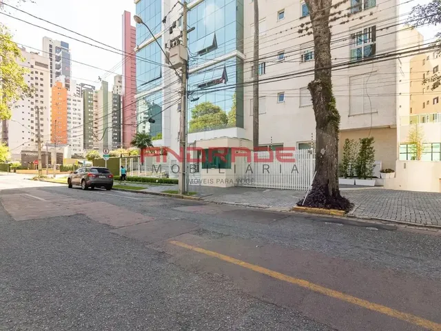 Apartamento 3 quartos e 5 banheiros, para alugar, no bairro Alto da Glória em Curitiba