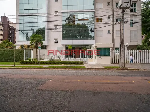 Apartamento 3 quartos e 5 banheiros, para alugar, no bairro Alto da Glória em Curitiba