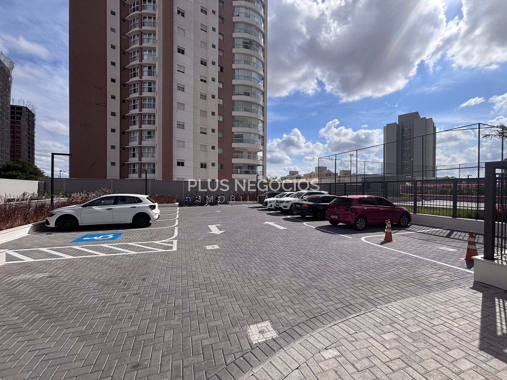 Apartamento à venda e aluguel com 1 quarto, 47m² - Foto 1
