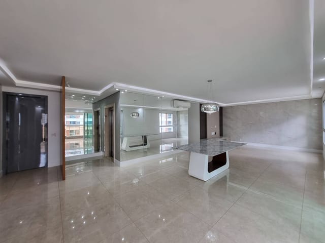 Apartamento com 384m² 3 quartos e 5 banheiros, à venda, no bairro Gleba Palhano em Londrina