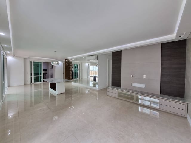 Apartamento com 384m² 3 quartos e 5 banheiros, à venda, no bairro Gleba Palhano em Londrina