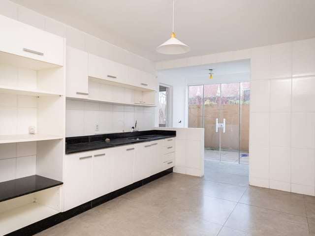 Foto do Apartamento - Apartamento mobiliado para locação no Centro de Pelotas, com dependência de empregada, 2 quartos, sala ampla, cozinha equipada e localização privilegiada | UP Imóveis