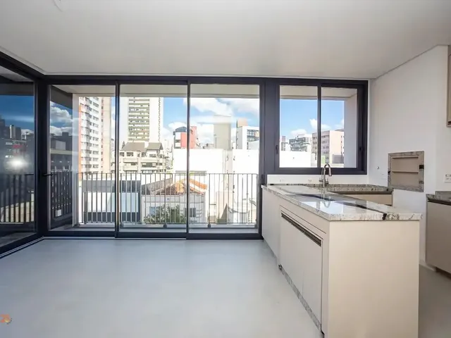 Apartamento 2 quartos e 2 banheiros, para alugar, no bairro Batel em Curitiba