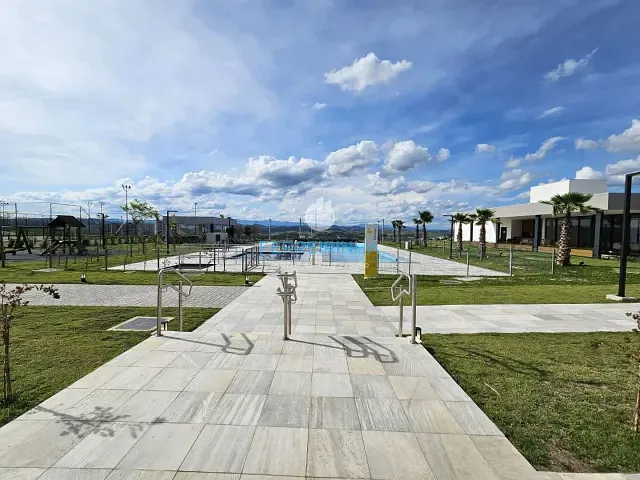 Casa com 380m² 4 quartos e 5 banheiros, à venda, no bairro Loteamento Terras Alpha São José dos Campos em São José dos Campos