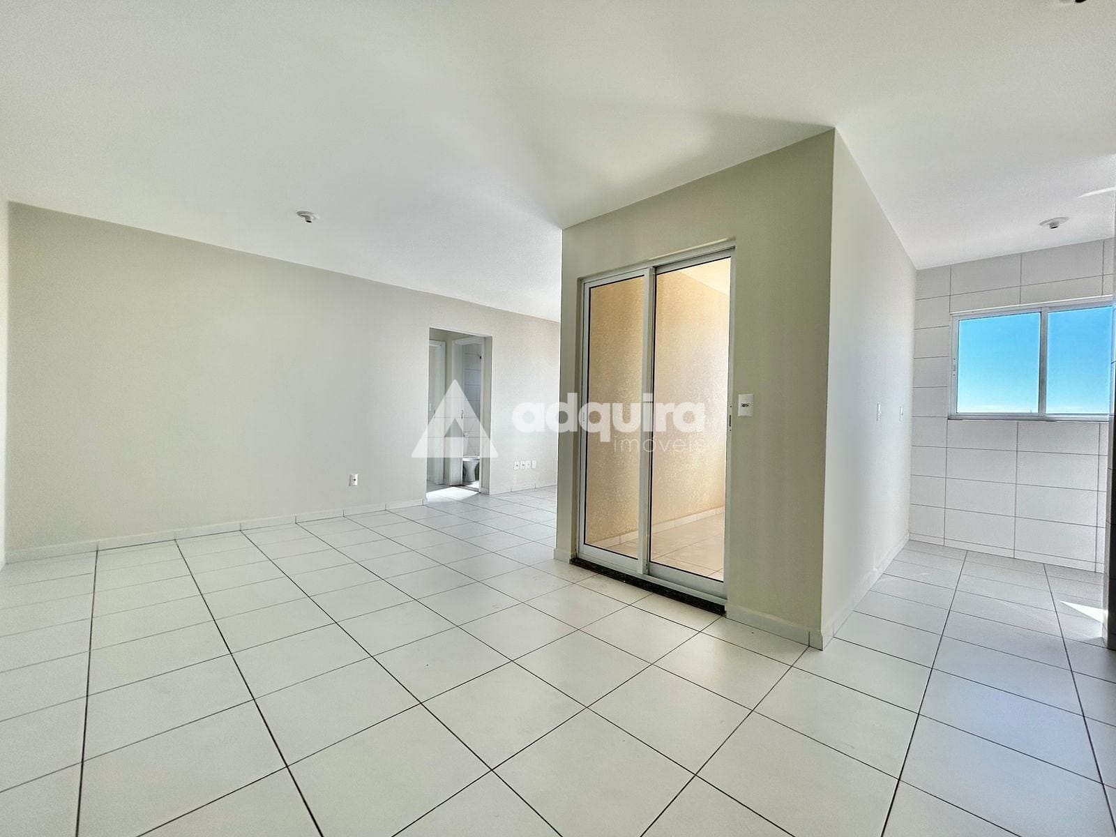 Apartamento à venda com 2 quartos, 67m² - Foto 3