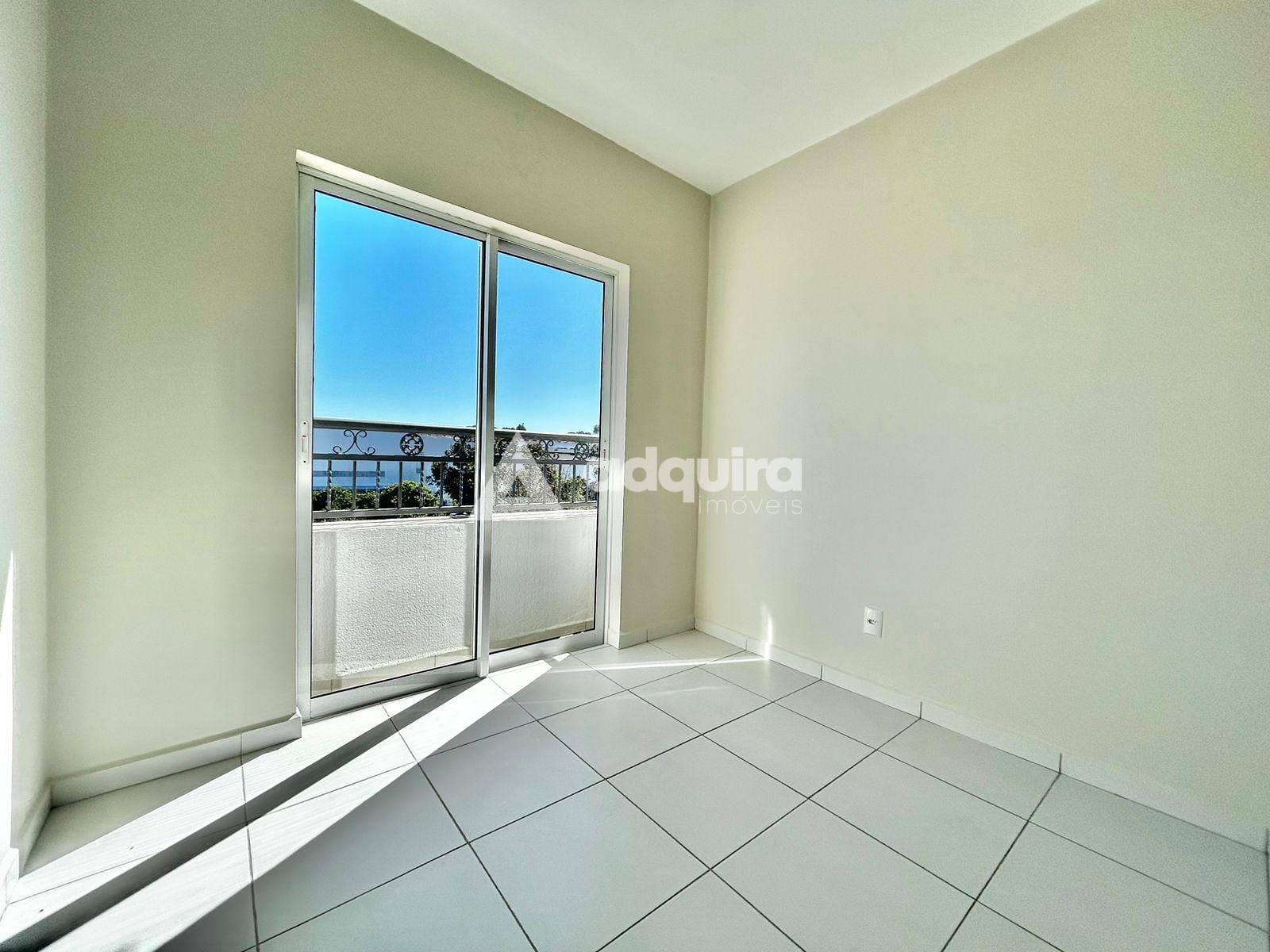 Apartamento à venda com 2 quartos, 67m² - Foto 11